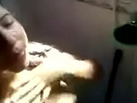 Desi video of jerking off with ungli and carne