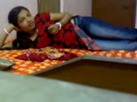 Friend and girlfriend fuck in college MMS video