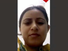 Desi girl flaunts her boobs and pussy in a video call