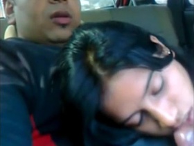 Lucknow girl gives a car blowjob in movies
