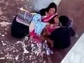 Mature woman enjoys outdoor sex with her lover