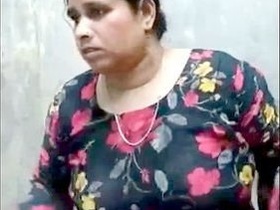 Nude video of an Indian married aunty