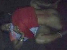 Desi aunty gets paid to have sex in the open air
