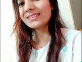 Cute Indian girl in new video clip