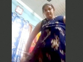 Hot Desi wife gets fucked by her lover in FGR video