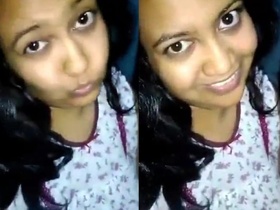 Bhabi with nice boobs shows off her pussy in a sexy video