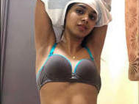 Indian college girl gets naughty with MMS videos