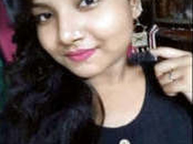 This girl knows how to pleasure herself on camera