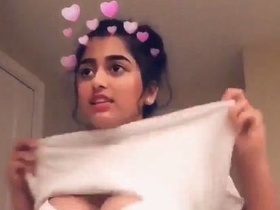 Indian girl in solo nude selfie video