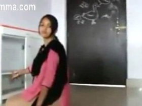 Tamil college girl with big boobs gets naughty in sex video