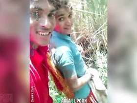 Desi village lovers indulge in outdoor sex and kissing