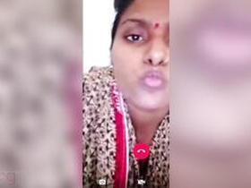 Shaved pussies and village bhabhis in hot video