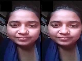 Indian amateur girl bares her breasts on video call