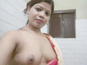 Desi bhabi pleasures herself with her fingers in her pussy and ass