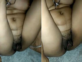 Indian couple indulges in mutual masturbation and handjob