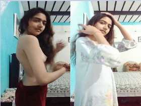 Desi girl flaunts her cute boobs in exclusive amateur video