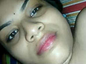 Desi Indian girl gets recorded on mobile while having sex