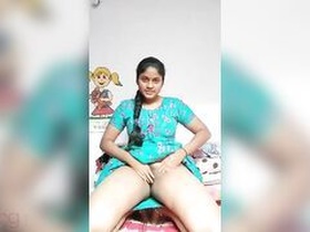Amateur porn star Desi XXX shows off her big ass and pussy in a hot MMS video