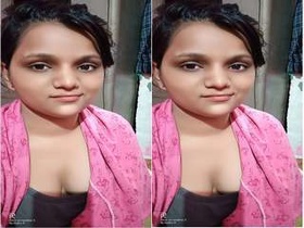Indian girl flaunts her boobs and pussy in amateur video
