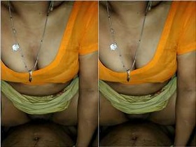 Desi amateur bhabhi rides a big cock in exclusive video