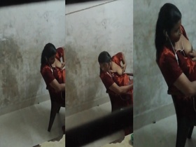 Tamil wife flaunts her breasts on livecam for phone sex chat