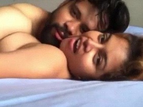 Desi sex tube video of a tattooed Indian girl and her boyfriend in their naked glory