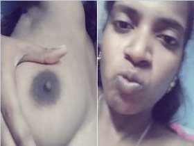 Indian amateur girl flaunts her big boobs and pussy