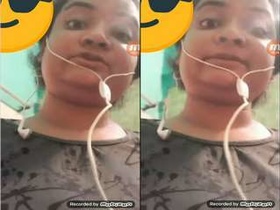 Exclusive video of a horny Desi girl exposing her breasts on a video call