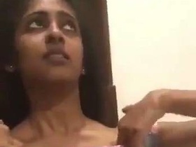Desi sex tube presents a sensual video of two slender lovers