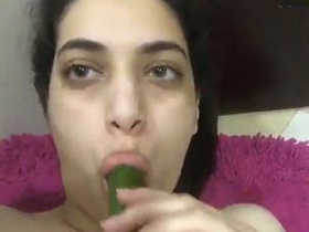 Randi's anal masturbation and orgasm in Pakistani video