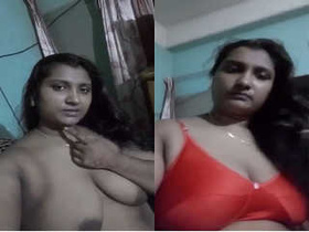 Fat bhabhi flaunts her big boobs in exclusive video