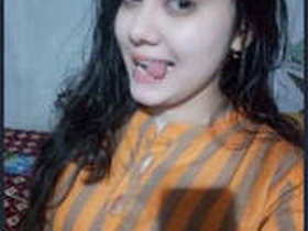 Indian beauty Ruksar updates her video with a hot scene