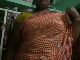 South Indian mature bhabhi's big boobs and sexy curves