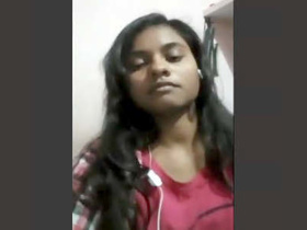 Hot Indian girl flaunts her body in a live video call