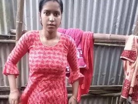 Nude Indian Girls Take a Bath and Record Their Solo Masturbation