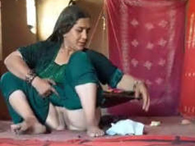Mature Pakistani woman fucks her young nephew