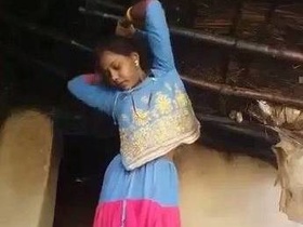 Bihari babe Lady Dehati shows off her nude body in solo video
