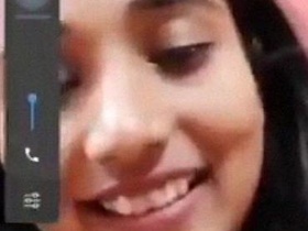 Indian girl strips down to please her boyfriend with a nude selfie