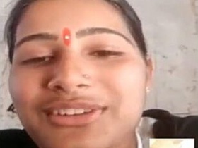 Indian girl shows off her pussy in a village change of bun