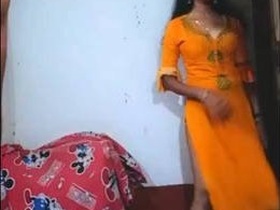 Full HD Desi Bhabi Shows Off Her Sexy Moves in a Tango-Inspired Performance