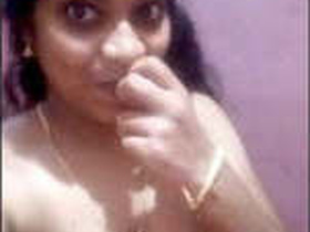 Mallu girl's nude selfie captures her sensual side