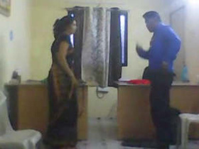 Mature bhabhi satisfies her young lover in office