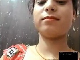 Desi girl flaunts her breasts on VK