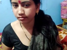 Gorgeous bhabhi gets naughty in this erotic video