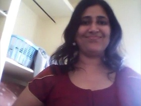 Desi aunt with big boobs and chubby body bares it all