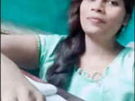 Desi girl flaunts her cute boobs and pussy in intimate video