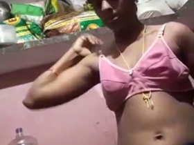 Mallu bhabhi records herself changing into a sexy outfit for MMS