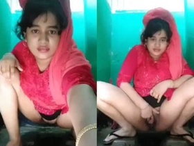 Married woman sends nude MMS to her ex