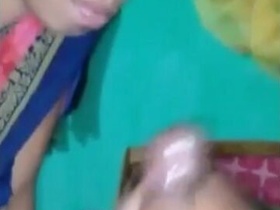 Bhabi swallows cum in a hot video