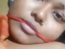 Desi bhabi flaunts her body for her lover